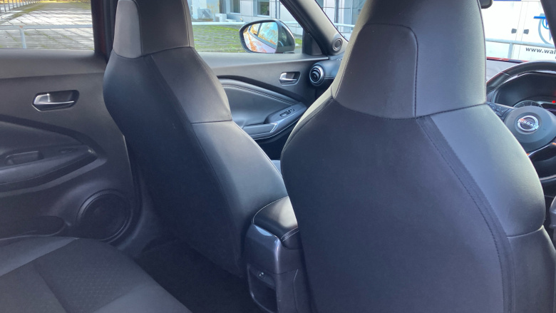 Nissan Juke 1.0 DiG-T 114 N-Connecta 5dr Petrol Hatchback